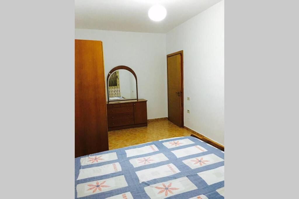 Ari'S Apartment Vlore Exterior photo